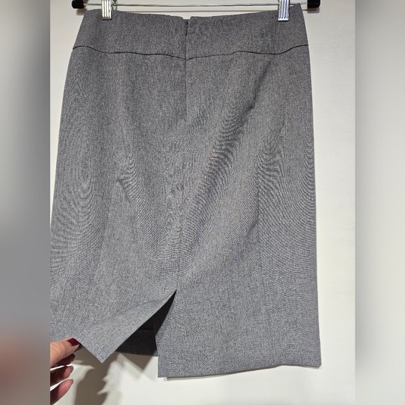 APT. 9 Classic Gray Women's Skirt. Size 4 - Picture 2 of 8